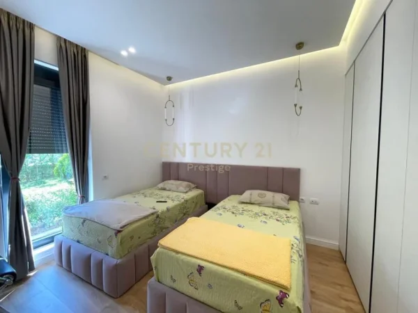 Tirane, jepet me qera Vile 2+1+Ballkon Kati 2, 200 m² 3.500 € (Berzhite)