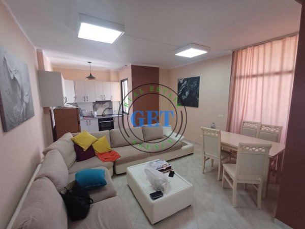 Durres, jepet me qera apartament 2+1 Kati 3, 120 m² 600 € 