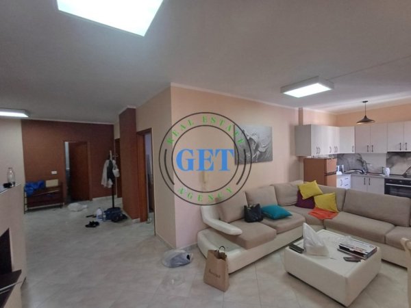 Durres, jepet me qera apartament 2+1 Kati 3, 120 m² 600 € 