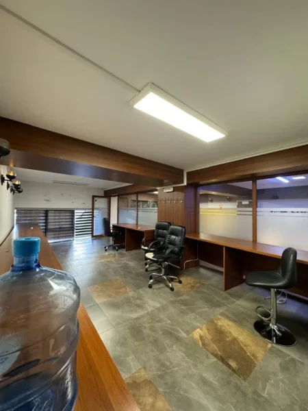 Tirane, jepet me qera ambjent biznesi Kati 0, 350 m² 4.000 € (don bosko)