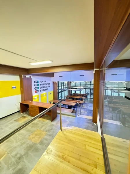 Tirane, jepet me qera ambjent biznesi Kati 0, 350 m² 4.000 € (don bosko)