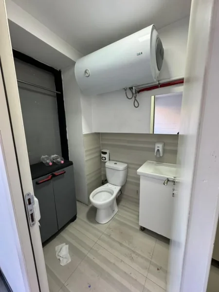 Tirane, jepet me qera ambjent biznesi Kati 0, 350 m² 4.000 € (don bosko)