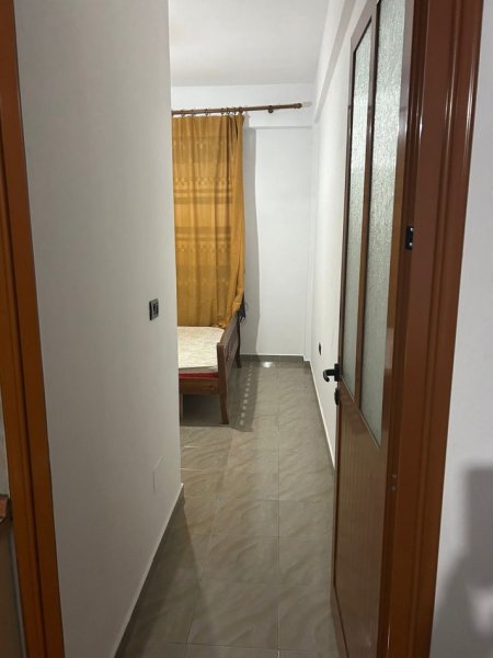 Tirane, jepet me qera apartament 1+1 Kati 1, 67 m² 260 € (Yzberisht)