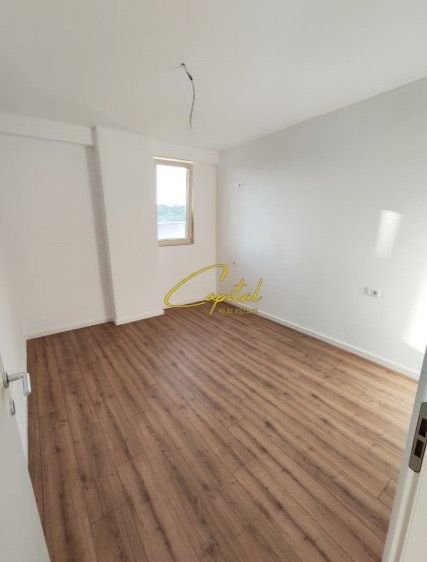 Tirane, shitet apartament 1+1 Kati 4, 63 m² 83.000 € (FRESKU)