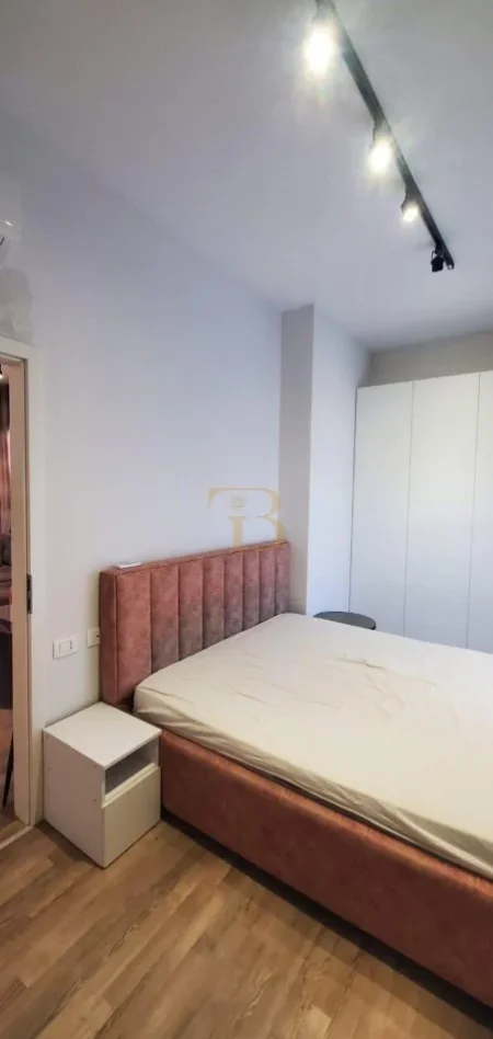 Tirane, jepet me qera apartament 1+1 Kati 8, 66 m² 400 € 