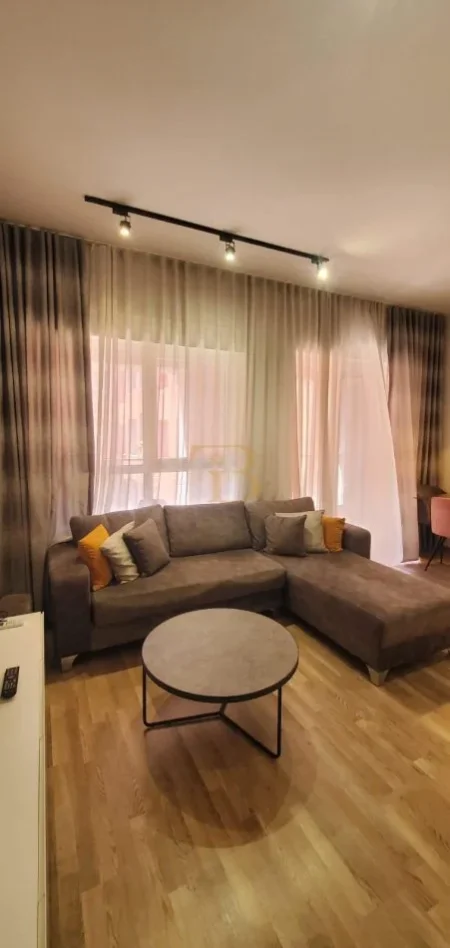 Tirane, jepet me qera apartament 1+1 Kati 8, 66 m² 400 € 