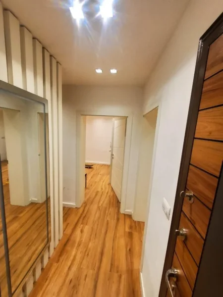 Tirane, jepet me qera apartament 2+1 Kati 2, 600 € 