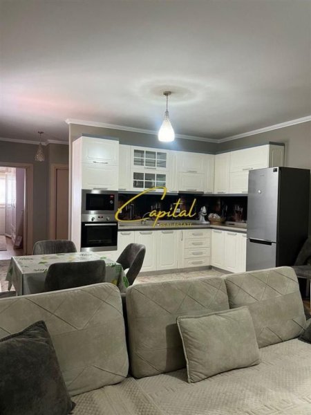 Tirane, jepet me qera apartament 2+1 Kati 8, 105 m² 650 € (DON BOSKO)