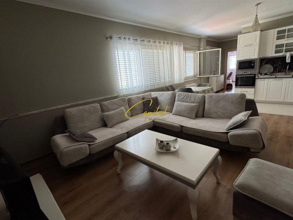 Tirane, jepet me qera apartament 2+1 Kati 8, 105 m² 650 € (DON BOSKO)