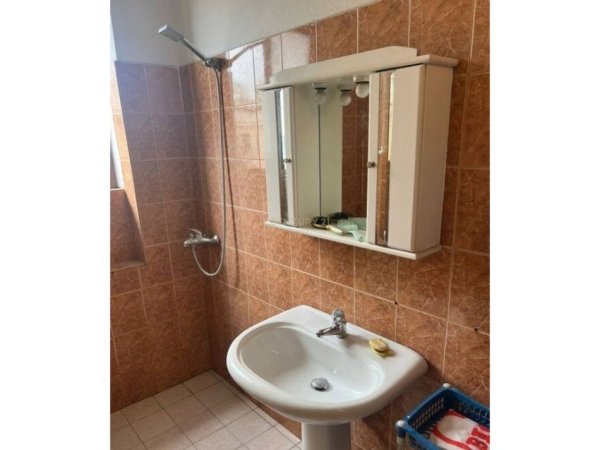 Tirane, jepet me qera apartament 1+1 Kati 3, 70 m² 450 € 
