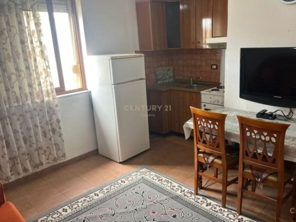 Tirane, jepet me qera apartament 1+1 Kati 3, 70 m² 450 € 