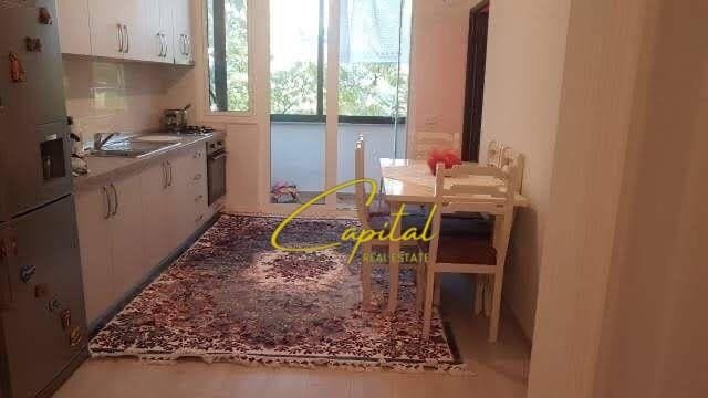 Tirane, jepet me qera apartament 1+1 Kati 3, 500 m² 500 € (21 DHJETORI)