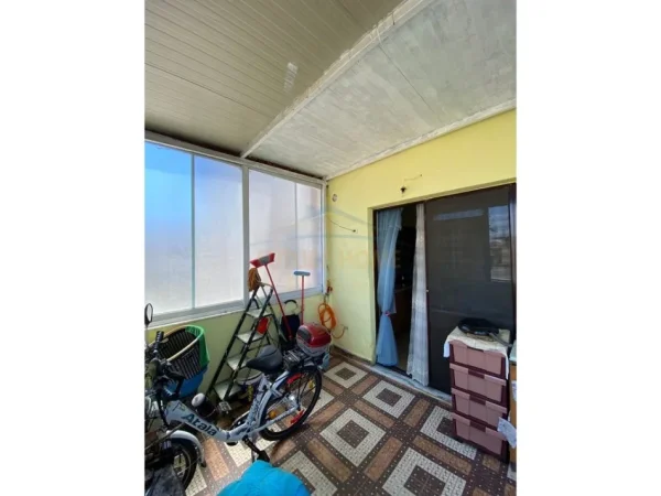 Kryqi i Kuq, shitet apartament 2+1 Kati 2, 77 m² 100.000 € (Durres)