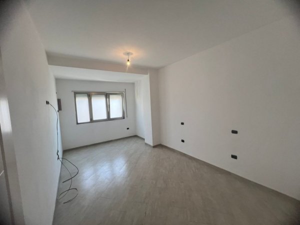 Durres, shitet apartament+verande | Penthouse 2+1+Ballkon Kati 3, 155.000 € (Qender Durres)