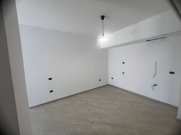 Durres, shitet apartament+verande | Penthouse 2+1+Ballkon Kati 3, 155.000 € (Qender Durres)