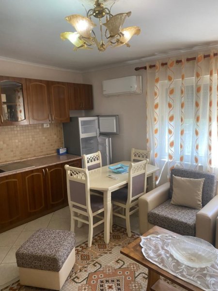 Tirane, Jepet me qera apartament 2+1 ne Brryl  Kati 6, 70 m² 500 € ( JEPET ME QERA APARTAMENT 2+1 – BRRYL, PËRBALLË MATERNITETIT TË RI )