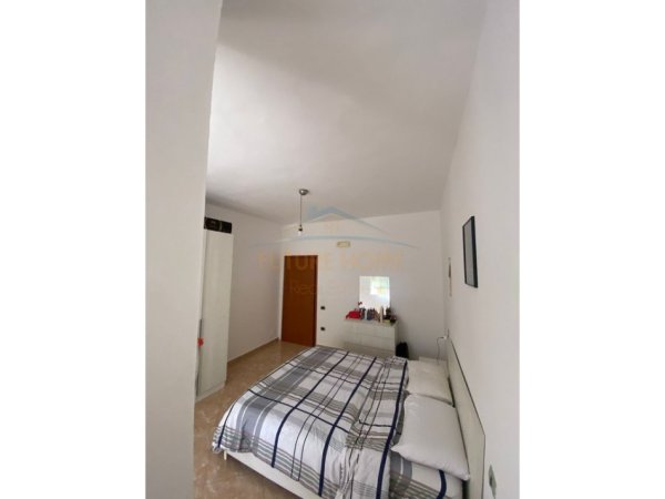 Prane Shkolles "Qemal Mici", shitet apartament 2+1 , 95 m² 120.000 € (Durres)
