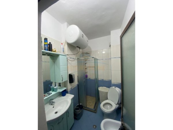 Prane Shkolles "Qemal Mici", shitet apartament 2+1 , 95 m² 120.000 € (Durres)