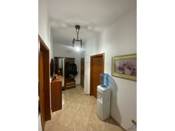 Prane Shkolles "Qemal Mici", shitet apartament 2+1 , 95 m² 120.000 € (Durres)