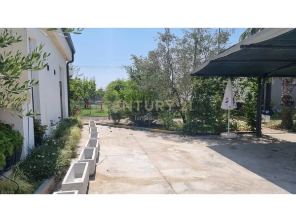 Tirane, shitet ambjent biznesi Kati 0, 2.500 m² 1.200.000 € 