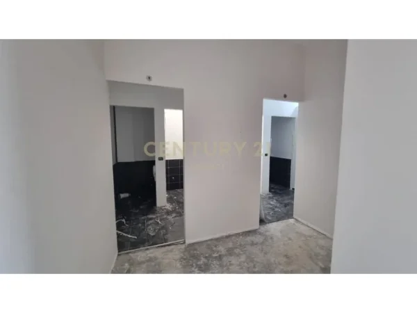 Tirane, shitet ambjent biznesi Kati 0, 2.500 m² 1.200.000 € 