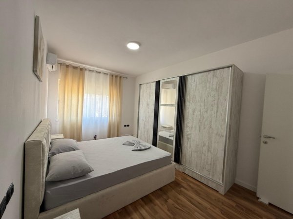 Tirane, jepet me qera apartament 1+1+Ballkon Kati 7, 65 m² 450 € (Rruga Sokrat Miho,Astir)