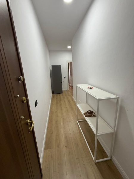 Tirane, jepet me qera apartament 1+1+Ballkon Kati 7, 65 m² 450 € (Rruga Sokrat Miho,Astir)