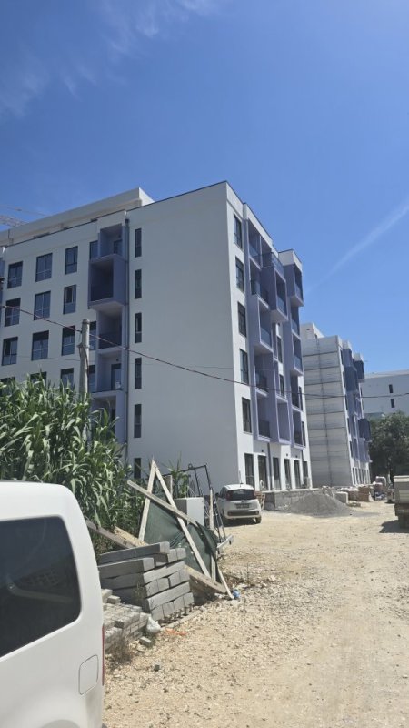 Mali Robit, shitet apartament 1+1+Aneks+Ballkon Kati 1, 89.000 € 
