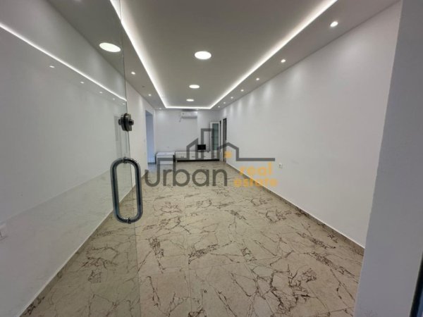 Tirane, jepet me qera dyqan Kati 0, 40 m² 1.200 € (Mbrapa Bllokut te Ambsadave)