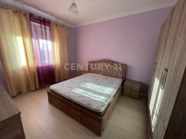 Tirane, jepet me qera apartament 1+1 Kati 2, 70 m² 470 € (Vilat Gjermane)