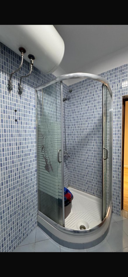 Tirane, jepet me qera apartament 2+1 Kati 5, 650 € 