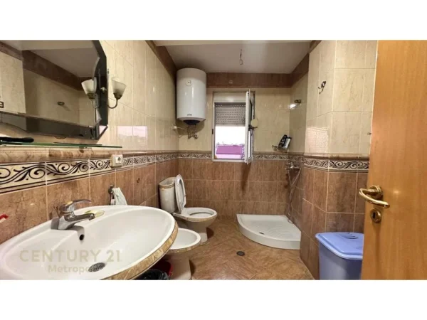 Tirane, shes apartament 2+1+Ballkon Kati 6, 99 m² 150.000 € 