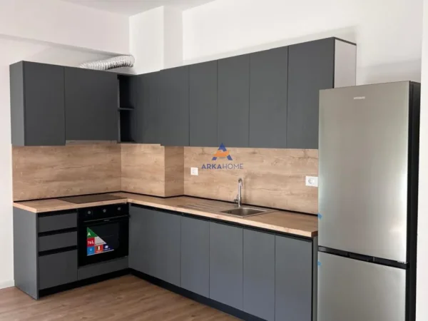Tirane, jepet me qera apartament 2+1+Ballkon Kati 7, 95 m² 400 € (ALI DEMI,PRANE REZIDENCES KAIMI)