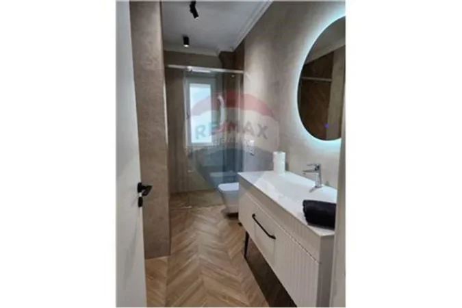 Tirane, jepet me qera apartament 2+1+Ballkon , 106 m² 850 € (Myslym Shyri)