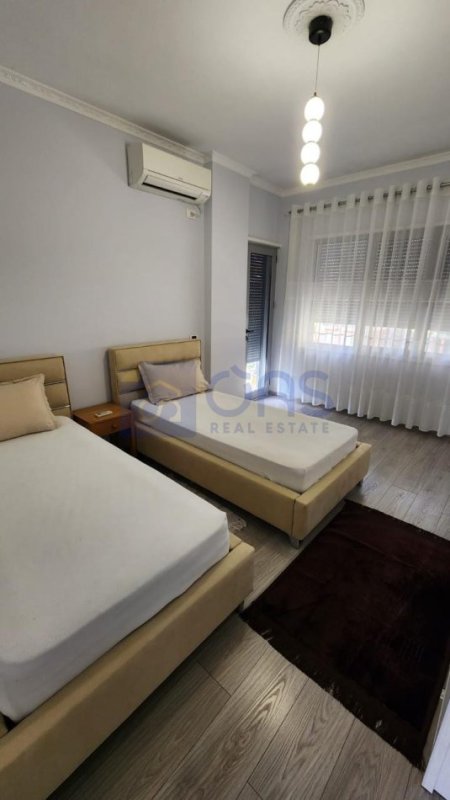 Tirane, jepet me qera apartament 3+1+Aneks+Ballkon Kati 6, 275 m² 1.500 € (liqeni, Tirane)