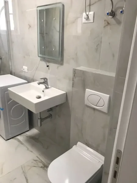 Durres, jepet me qera apartament 1+1+Ballkon Kati 4, 56 m² 400 € (Rruga pavaresia)