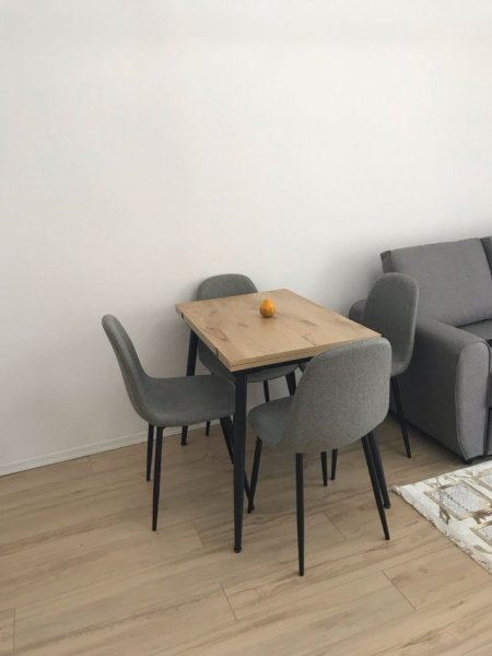 Durres, jepet me qera apartament 1+1+Ballkon Kati 4, 56 m² 400 € (Rruga pavaresia)