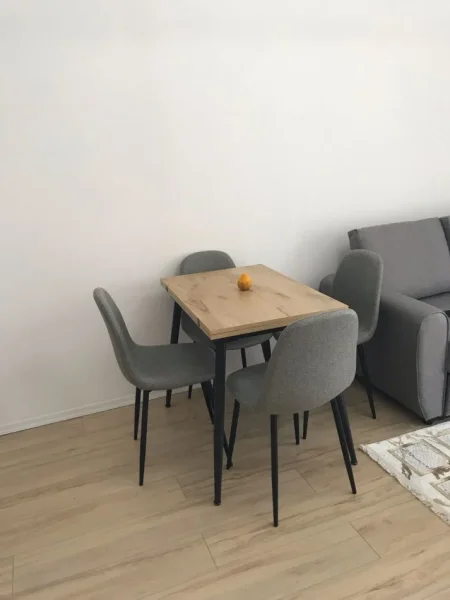 Durres, jepet me qera apartament 1+1+Ballkon Kati 4, 56 m² 400 € (Rruga pavaresia)