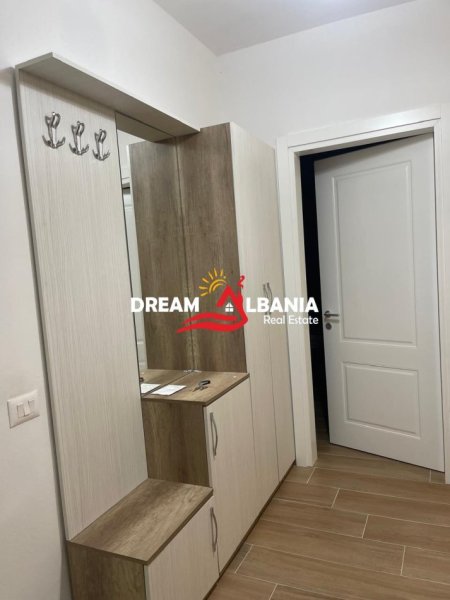 Tirane, jepet me qera apartament 1+1+Ballkon Kati 2, 70 m² 700 € (tek Selvia prane Observator)