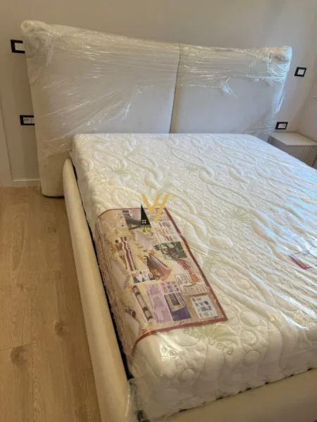 Tirane, jepet me qera apartament 1+1+Ballkon Kati 1, 55 m² 900 € (RRUGA E DIBRES)