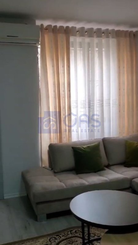 Tirane, jepet me qera apartament 1+1 Kati 1, 45 m² 550 € (Prane Evolve gym(+Post parkimi i perfshir))