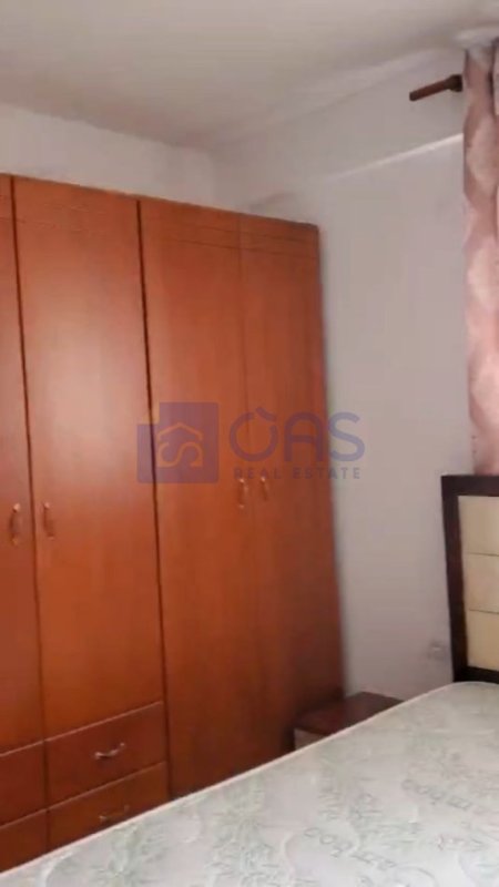 Tirane, jepet me qera apartament 1+1 Kati 1, 45 m² 550 € (Prane Evolve gym(+Post parkimi i perfshir))