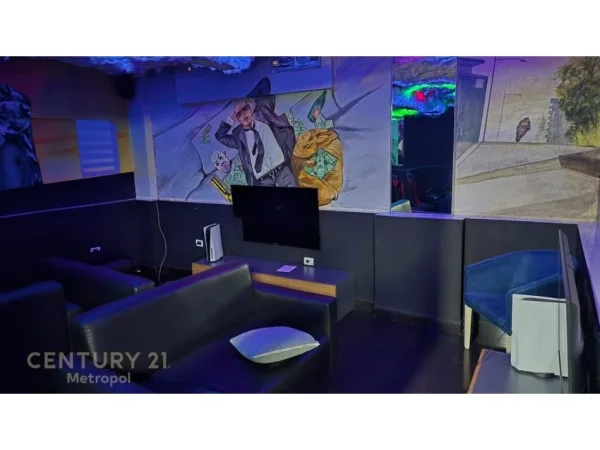 Tirane, shitet ambjent biznesi Kati 1, 142 m² 