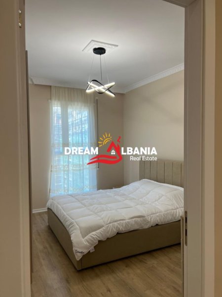 Tirane, jepet me qera apartament 1+1+Ballkon Kati 6, 70 m² 550 € 
