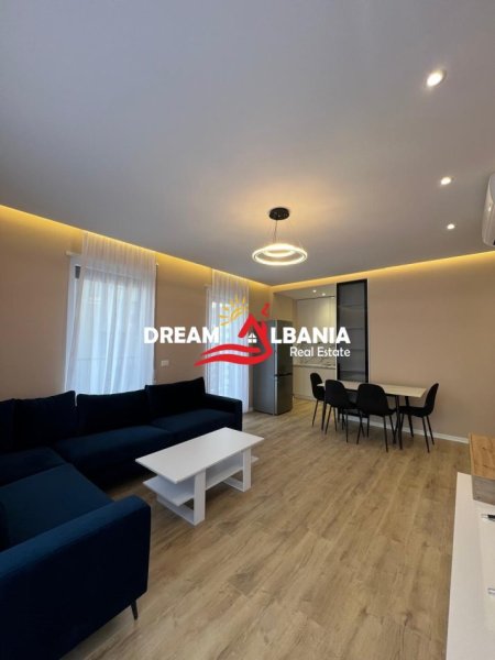 Tirane, jepet me qera apartament 1+1+Ballkon Kati 6, 70 m² 550 € 