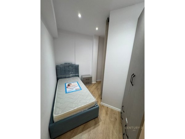 Tirane, jepet me qera apartament 2+1 Kati 2, 75 m² 550 € 