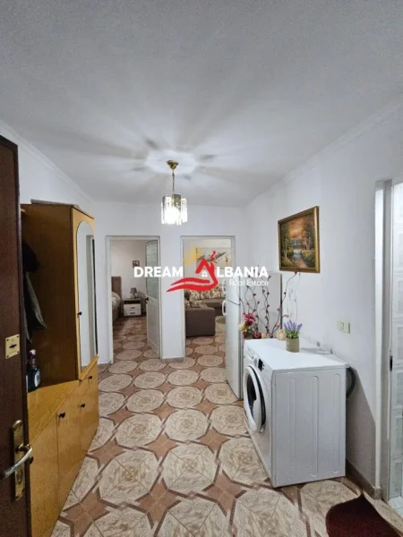 Tirane, shitet apartament 2+1+Ballkon Kati 5, 71 m² 145.000 € (Brryli, perballe Maternitetit te Ri)