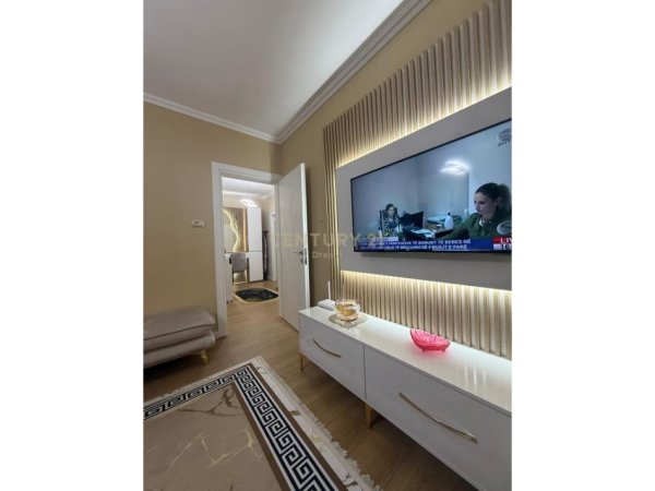 Tirane, shitet apartament 1+1 Kati 3, 54 m² 110.000 € (Rr.Xhanfize Keko)