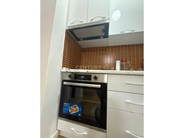 Tirane, shitet apartament 1+1 Kati 3, 54 m² 110.000 € (Rr.Xhanfize Keko)