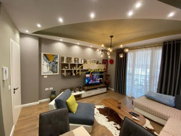 Tirane, jepet me qera apartament 2+1 Kati 6, 95 m² 550 € (YZBERISHT)